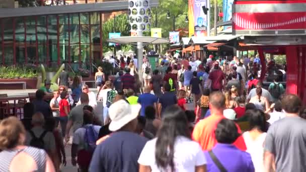 Personas Caminando Orlando Universal Resort Florida — Vídeos de Stock