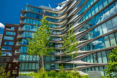 Abd. New York'ta. Manhattan. Haziran 2019: Mimari binaları olan High Line parkı