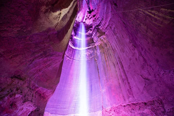Ruby Şelalesi. Mağaradaki şelale. Tennessee. Abd
