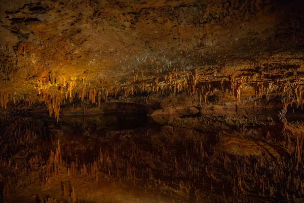 Grot Stalactieten Stalagmieten Andere Formaties Grotten Van Luray Verenigde Staten — Stockfoto