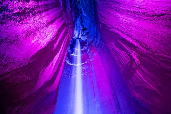 Ruby Şelalesi. Mağaradaki şelale. Tennessee. Abd