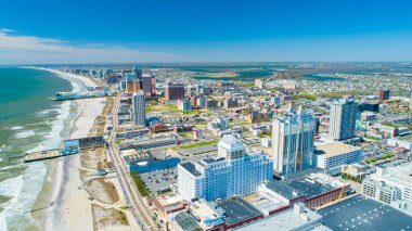 Abd. New Jersey'de. Atlantic City.'de. Haziran 2019: Atlantic City Boardwalk Ve Çelik İskelehavadan Görünümü.