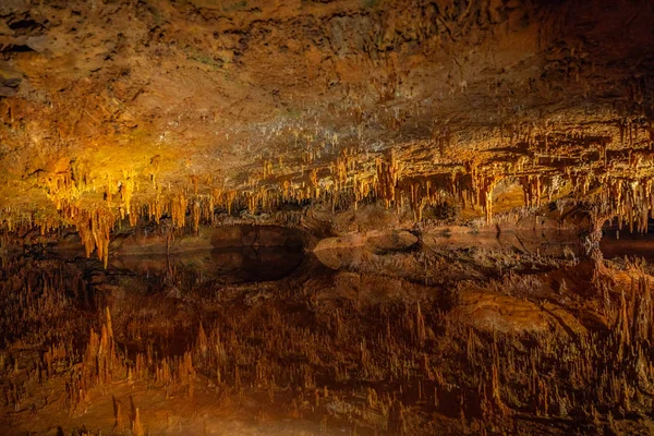 Estalactitas Cuevas Estalagmitas Otras Formaciones Las Cavernas Luray Estados Unidos — Foto de Stock