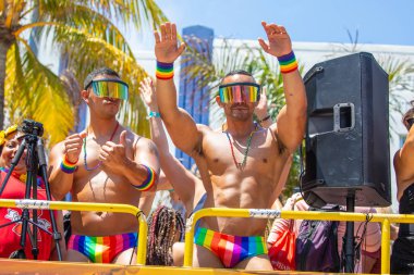 Abd. Florida. Miami Sahili. Nisan 2019: South Beach'te eşcinsel geçit töreni
