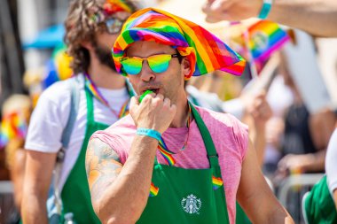 Abd. Florida. Miami Sahili. Nisan 2019: South Beach'te eşcinsel geçit töreni