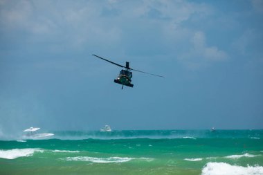 Abd. Florida. Miami Sahili. Mayıs 2019: Usaf Hh60 Helikopterler. Gösteri Uçuşu