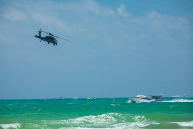 Abd. Florida. Miami Sahili. Mayıs 2019: Usaf Hh60 Helikopterler. Gösteri Uçuşu