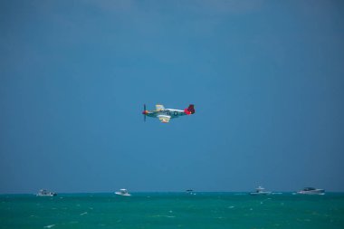 Abd. Florida. Miami Sahili. Mayıs 2019: Kırmızı Filo Tuskegee Airmen. Gösteri Uçuşu.