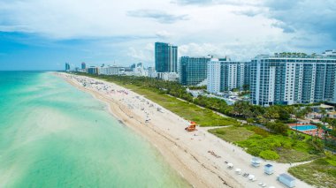 South Beach havadan görünümü, Bulutlu hava. Miami Sahili. Florida. Abd. 