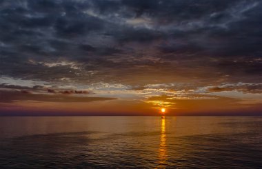 Altın saat günbatımı okyanus