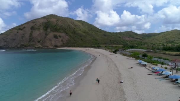 Imágenes Aéreas Revelan Vista Hermosa Playa Azul Lombok Island Indonesia — Vídeos de Stock