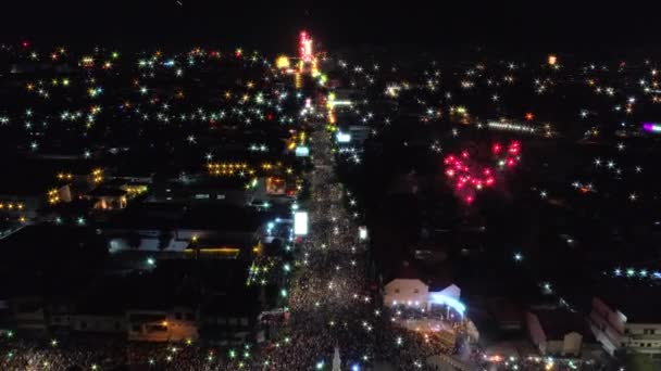 Luz Fuegos Artificiales Cinematográficos Hermosos Estallan Cielo Ciudad Yogyakarta Durante — Vídeo de stock