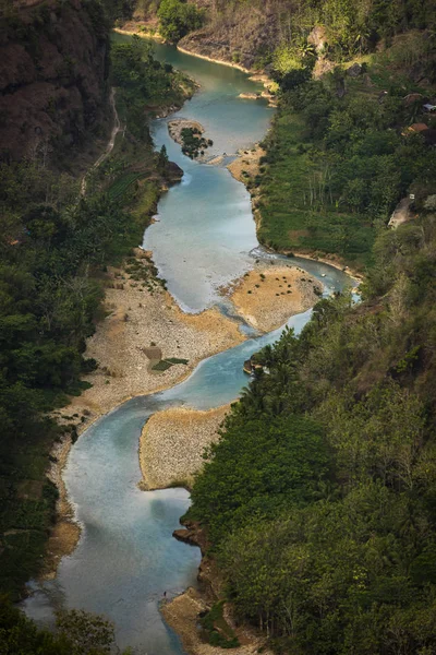 インドネシア ジョグジャカルタのマングナン高原の深い川の谷 ストック写真