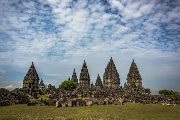 Hermoso Templo Prambanan Imagen Alta Resolución Con Fondo Cielo Azul —  Fotos de Stock