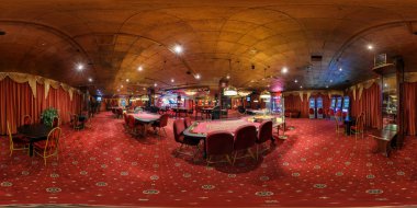Minsk, Beyaz Rusya - 30 Ocak 2013: Tam 360 panorama interier lüks Kırmızı Casino Amiral küresel projeksiyon equirectangular