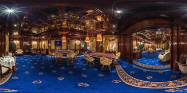 Minsk, Beyaz Rusya - 3 Şubat 2015: Tam 360 panorama equirectangular küresel eşit uzaklıkta projeksiyon interier VIP Oda lüks altın casino Xo.