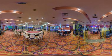 Minsk, Beyaz Rusya - 31 Mart 2013: iç lüks casino içinde. Eşit aralıklı dikdörtgen küresel eşit uzaklıkta projeksiyon tam 360 derece panorama