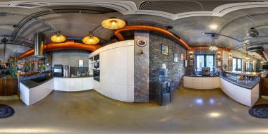 Minsk, Beyaz Rusya - 31 Ekim 2015: Tam 360 panorama coworking şık modern mutfakta küresel projeksiyon equirectangular