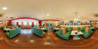 Gomel, Belarus - 26 Mayıs 2012: Tam 360 panorama equirectangular küresel eşit uzaklıkta projeksiyon interier çocuk Cafe tatlı ve dondurma ile