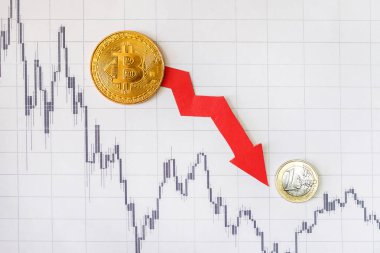 Amortisman sanal para bitcoin. Döviz piyasası arka plan üzerinde kırmızı ok ve kağıt forex grafik Endeksi derecelendirmesini üzerinde altın Bitcoin inmek. Cryptocurrency amortisman kavramı.
