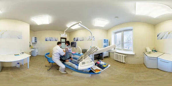 Minsk Fehéroroszország Július 2011 Panorama Modern Klinika Belterülete Terapeuta Fogorvos — Stock Fotó