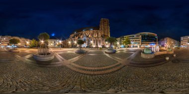 Wroclaw, Polonya - Eylül, 2018: tam sorunsuz küresel gece panorama 360 derece Kulesi Gotik Katedrali 360 panoramik equirectangular projeksiyon, Ar Vr içeriği ile Ostrow Tumski ilçe