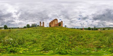 Eşit aralıklı dikdörtgen eşit uzaklıkta projeksiyon tam küresel 360 derece seamless panorama, panorama yakınındaki antik Vr içerik fırtına öncesi sessizlik yıkık kilise terk
