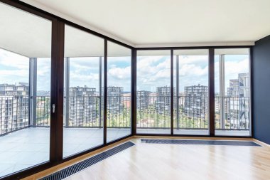 Modern beyaz boş loft daire iç, oturma odası hall, ace panorama, metropol şehir manzaralı  