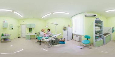 Minsk, Beyaz Rusya - 28 Temmuz 2012: equirectangular eşit uzaklıkta projeksiyon, panorama Vr içeriği bir modern kliniğinde diş Office küresel 360 derece seamless panorama tam