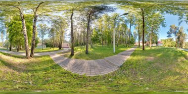  Panorama park orman yolu. Tam 360 tarafından 180 derece sorunsuz küresel panorama equirectangular eşit uzaklıkta projeksiyon. VR Ar içeriği