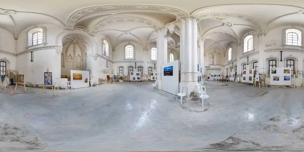 Panorama Inre Synagogan Med Utställning Målningar Judiska Konstnärer Full 360 — Stockfoto