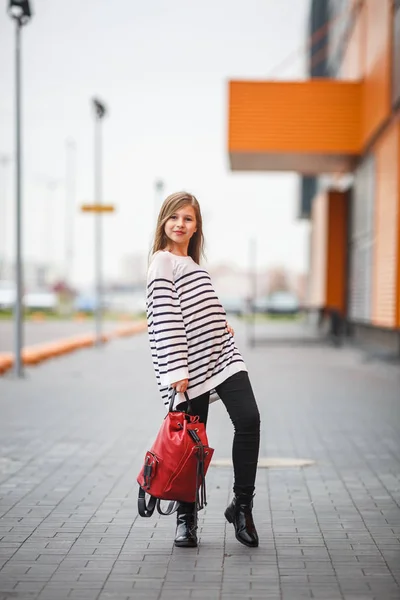 Closeup Portret Van Schattige Lachende Model Meisje Gestreept Jasje Poseren — Stockfoto