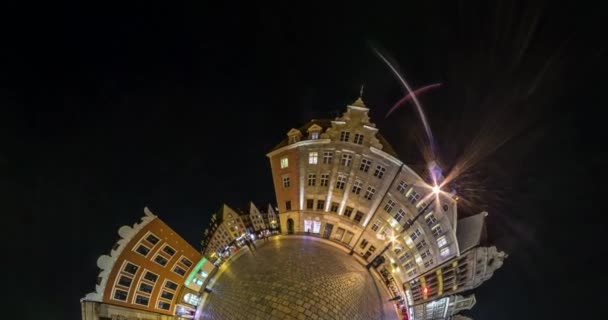 Маленькая Планета Преображение Ночная Панорама Рыночную Площадь Старого Туристического Города — стоковое видео