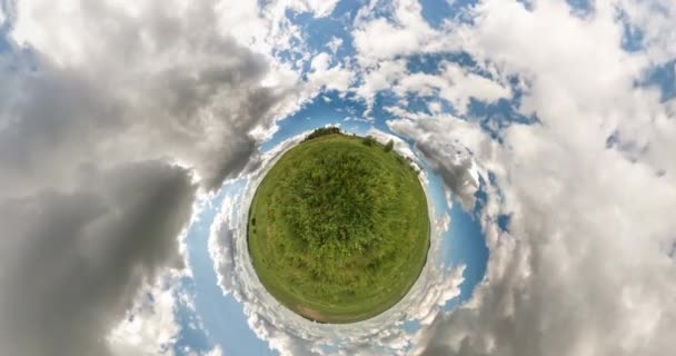Küçük Gezegen Dönüşümü Uzay Eğriliği Tam Uçuşu Panorama Manzara Muhteşem — Stok video