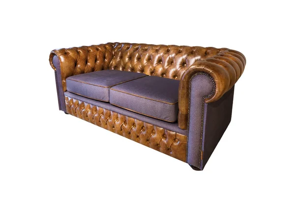 Ciemny Brązowy Skórzany Sofa Chester Styl Dla Elity Loft Wnętrza — Zdjęcie stockowe