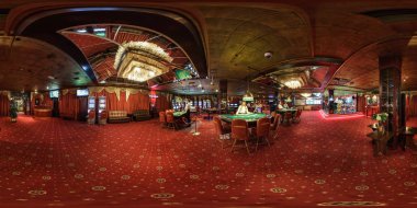 Minsk, Beyaz Rusya - Şubat, 2017: panorama 360 açılı görünüş iç elit Lüks Casino croupiers kız kırmızı tarzı ile. eşit aralıklı dikdörtgen küresel projeksiyon tam 360 derece seamless panorama.