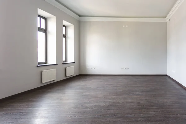 Seitenansicht Des Unmöblierten Zimmer Loft Interieurs Mit Holzboden Weiße Wände — Stockfoto