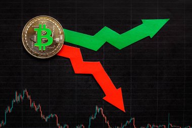 dalgalanmalar ve sanal para Döviz kurları tahmini bitcoin sırıtma. Altın Bitcoin merdiven siyah kağıt forex üzerinde kırmızı ve yeşil oklarla arka plan grafik. Cryptocurrency kavramı.