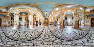 Minsk, Beyaz Rusya - Temmuz, 2017: seamless panorama 360 180 tarafından tam açı equirectangular projeksiyon, loca Vr içerik lüks Ortodoks Kilisesi'nin iç görünüm