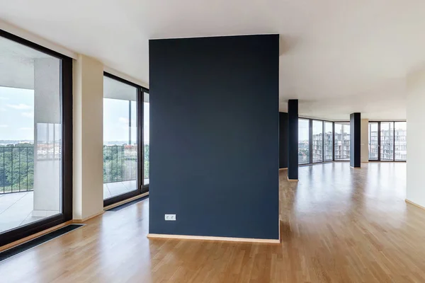 Moderno Apartamento Loft Blanco Vacío Interior Con Suelo Parquet Con — Foto de Stock