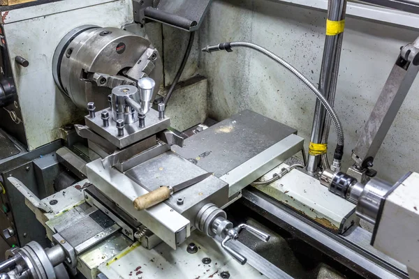 Manufacturing metal processing CNC professional lathe machine spindle — Stock Photo, Image