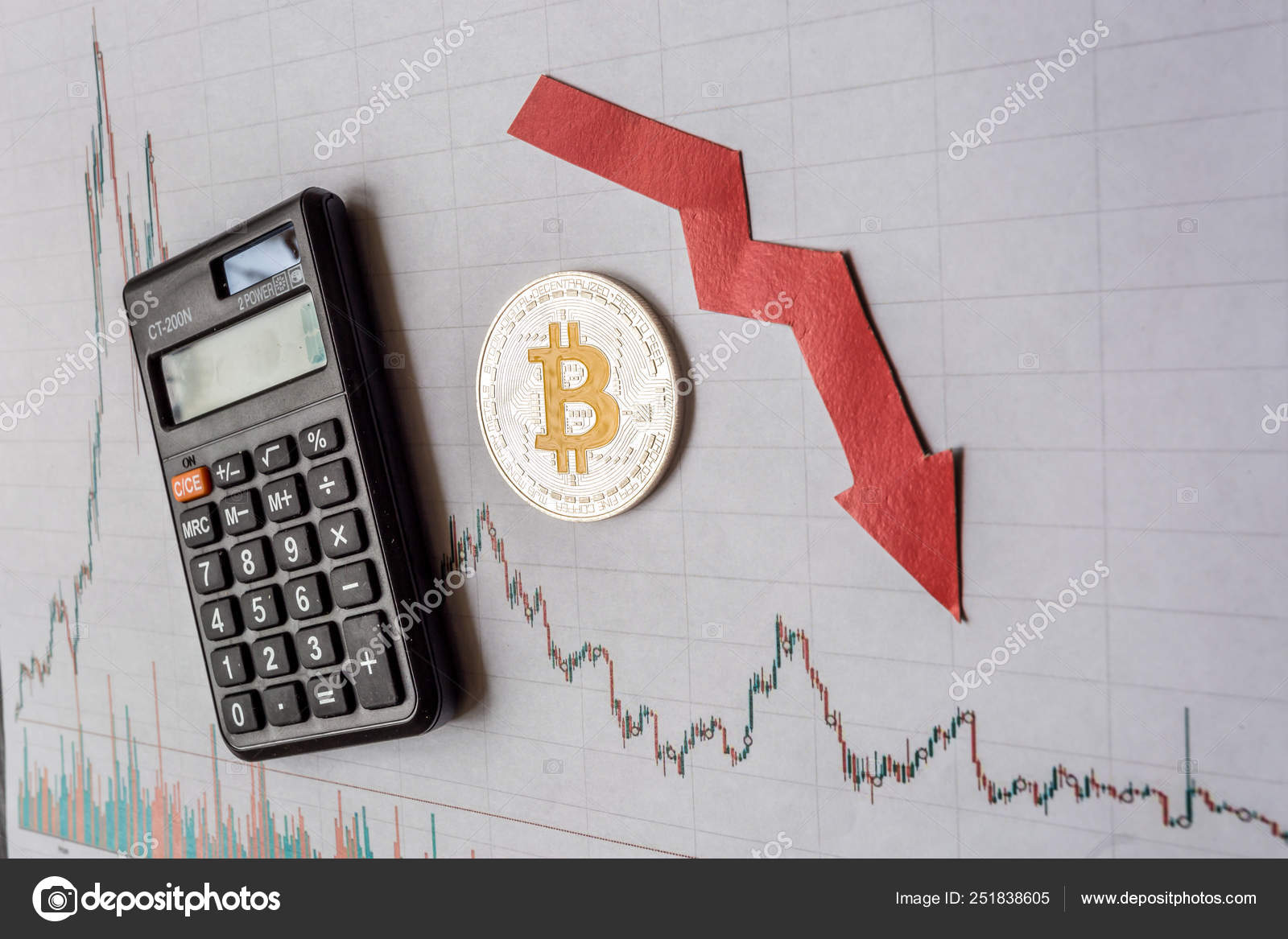 가상 돈 bitcoin의 감가 상각의 수익성이 투자. 빨간색 화살표, 실버 bitcoin 및 유로 은행권 종이 forex 차트 인덱스  백그라운드에 내려간다. Cryptocurrency의 감가 상각의 개념. — 스톡 에디토리얼 사진 © hiv360 #251838605