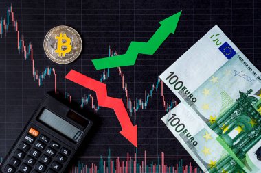 dalgalanmalar ve sanal para Döviz kurları tahmini. Altın Bitcoin merdiven siyah kağıt forex üzerinde kırmızı ve yeşil oklarla euro banknot ile arka plan grafik. Cryptocurrency kavramı.