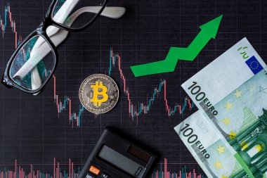 sanal para bitcoin beğenisine. Yeşil ok ve kağıt forex grafik endeksi derecelendirmesini üzerinde gümüş Bitcoin Döviz Piyasası arka plan euro banknot ile yukarı çıkalım. Cryptocurrency beğenisine kavramı.