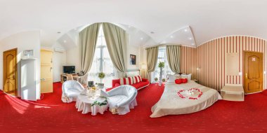Minsk, Belarus-Mayıs, 2018: tam Dikişsiz küresel HDRI Panorama 360 equirectanguler küp projeksiyon elit otelde yeni evliler için Boudoir oda iç derece açı VR ar içerik
