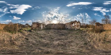 tam Dikişsiz küresel HDRI Panorama 360 derece açı görünümü içinde taş terk harap çiftlik bina Equirectangular projeksiyon, hazır ar VR sanal gerçeklik içeriği