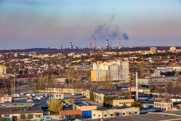 Панорамний вид на нову чверть багатоповерхівку міська забудова — стокове фото