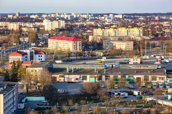 Панорамний вид на нову чверть багатоповерхівку міська забудова — стокове фото