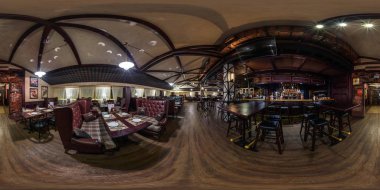Grodno, Beyaz Rusya - Kasım, 2018: Equirectangular eşit uzaklıkta projeksiyon iç şık chester vintage restoran gece kulübü barda tam küresel dikişsiz panorama 360 derece. Vr içeriği 