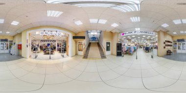 Minsk, Beyaz Rusya - Mayıs 2018: küresel seamless panorama iç raflar kumaşlar elit Tekstil mağazası equirectangular projeksiyon, Vr içerik ile 360 derece Shop tam